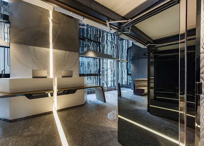 Butterfly On Lkf, Central Hong Kong